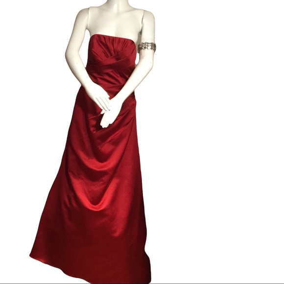 Andrew Adela Red Satin Formal Bridesmaid / Prom / Party Size 6 - Picture 5 of 9